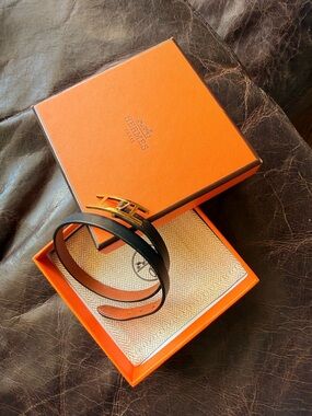 NEW Hermès Black leather bracelet with Gold H Buckle